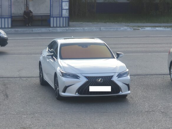 2022 Lexus ES 250 VII Рестайлинг, белый - вид 4
