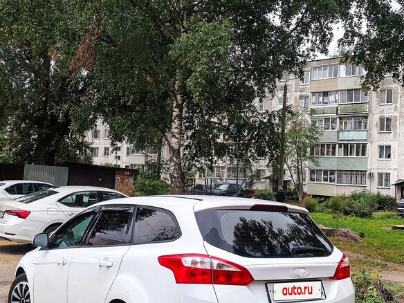 2013 Ford Focus III, белый, 690000 рублей - вид 2