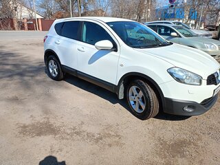 2011 Nissan Qashqai I Рестайлинг, белый, 950000 рублей, вид 2
