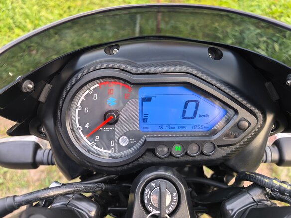 2022 Bajaj Pulsar 180, чёрный - вид 7