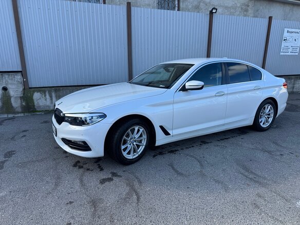 2017 BMW 5 серии 520d VII (G30/G31/G38), белый, 2350000 рублей - вид 3