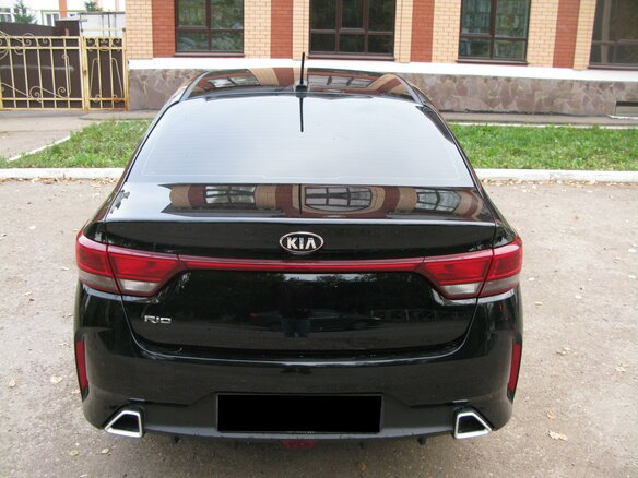 2020 Kia Rio IV Рестайлинг, чёрный, 2200000 рублей - вид 4
