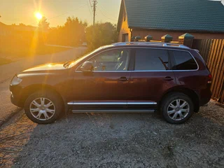 2008 Volkswagen Touareg I Рестайлинг, красный, 1160000 рублей, вид 5