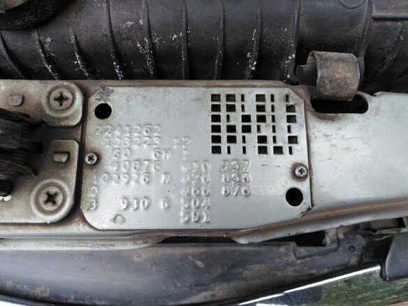 1982 Mercedes-Benz W123 230, серебристый - вид 17
