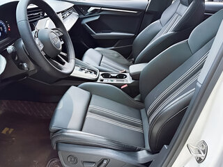 2023 Audi A3 Sportback 35 TFSI IV (8Y), белый, 1940000 рублей, вид 4