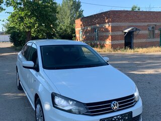 2017 Volkswagen Polo V Рестайлинг, белый, 1150000 рублей, вид 2