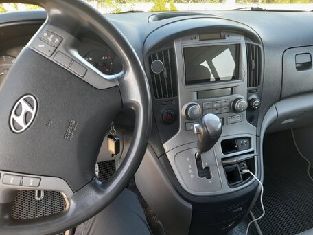 2008 Hyundai Grand Starex, серебристый, 990000 рублей, вид 5
