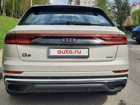 2020 Audi Q8 45 TDI I (4M), бежевый, 6300000 рублей - вид 3