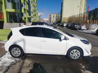 2020 Toyota Aqua I Рестайлинг 2, белый, 1350000 рублей, вид 2