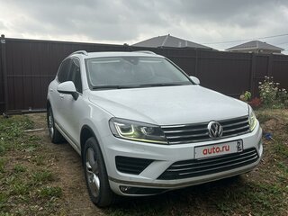 2014 Volkswagen Touareg II Рестайлинг, белый, 2690000 рублей, вид 2