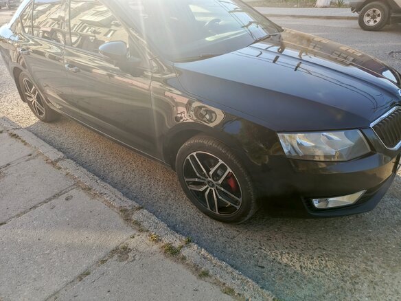 2015 Skoda Octavia III (A7), чёрный, 1380000 рублей - вид 4