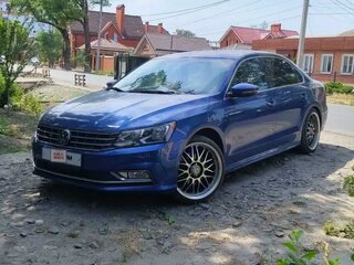 2016 Volkswagen Passat (North America and China) I Рестайлинг, синий, 1350000 рублей, вид 4
