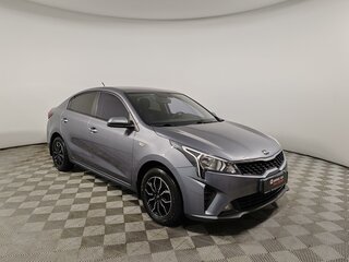 2021 Kia Rio IV Рестайлинг, серый, 1550000 рублей, вид 3