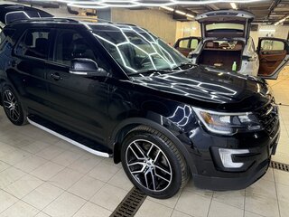 2017 Ford Explorer V Рестайлинг, чёрный, 2638000 рублей, вид 3