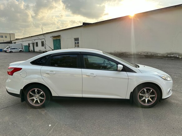 2011 Ford Focus III, белый, 665000 рублей - вид 2