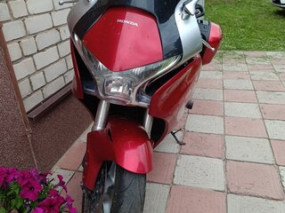 2010 Honda VFR 1200, пурпурный, 750000 рублей, вид 2