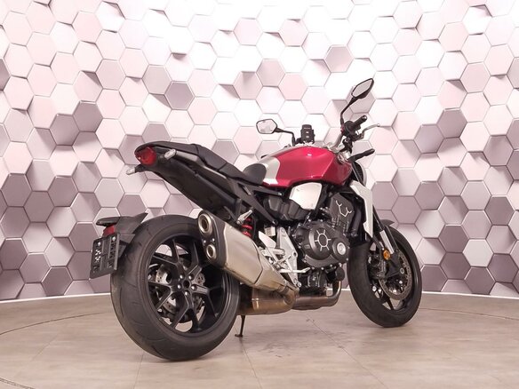 2019 Honda CB 1000R, красный - вид 6