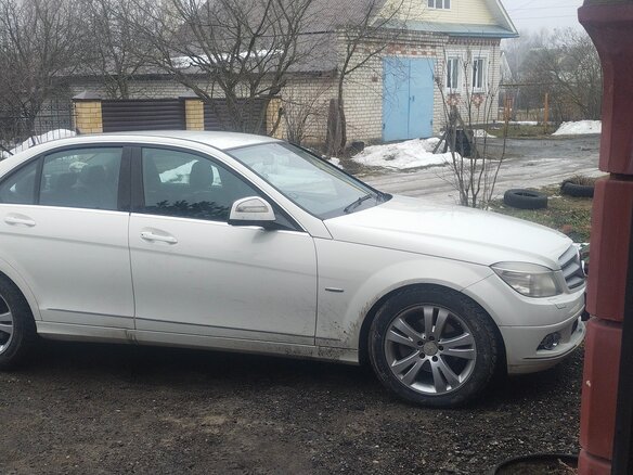 2008 Mercedes-Benz C-Класс 200 III (W204), белый, 1450000 рублей - вид 1