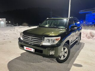 2013 Toyota Land Cruiser 200 Series Рестайлинг 1, зелёный, 3900000 рублей, вид 1