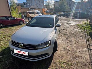 2017 Volkswagen Jetta VI Рестайлинг, серый, 1230000 рублей, вид 2