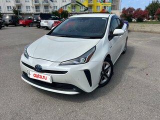 2019 Toyota Prius IV Рестайлинг (XW50), белый, 2090000 рублей, вид 2