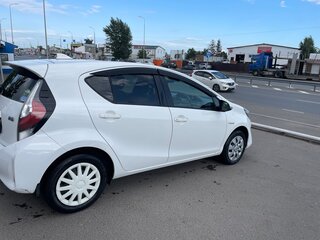 2017 Toyota Aqua I Рестайлинг 2, белый, 1200000 рублей, вид 3