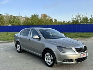2011 Skoda Octavia II (A5) Рестайлинг, серый, 830000 рублей, вид 3