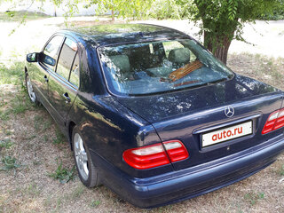 2000 Mercedes-Benz E-Класс 280 II (W210, S210) Рестайлинг, синий, 1150000 рублей, вид 4