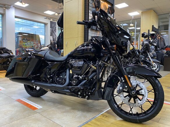 2020 Harley-Davidson Street Glide, чёрный