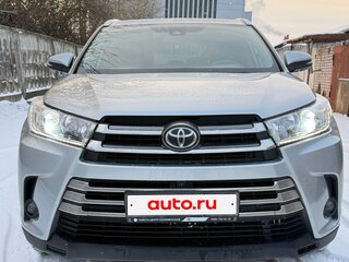 2018 Toyota Highlander III (XU50) Рестайлинг, серебристый, 3900000 рублей, вид 2