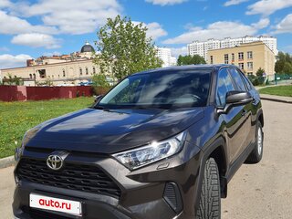 2021 Toyota RAV4 V (XA50), коричневый, 3400000 рублей, вид 2