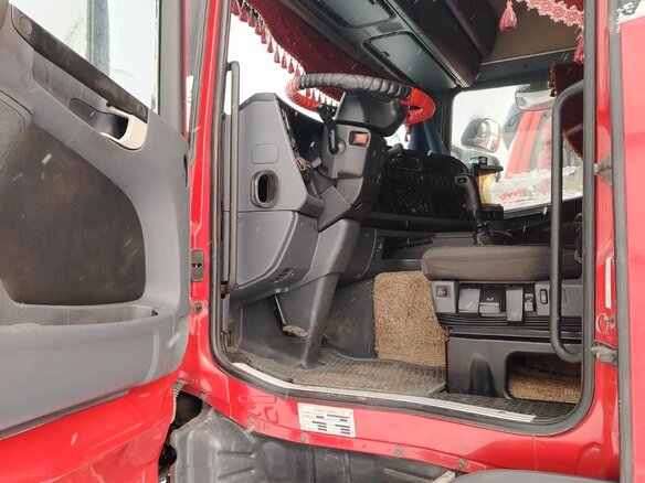 2012 Scania G-series, красный, 2400000 рублей - вид 5