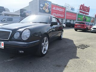 1996 Mercedes-Benz E-Класс 280 II (W210, S210), чёрный, 650000 рублей, вид 5