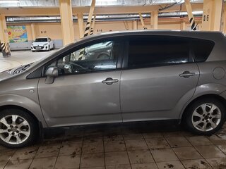 2006 Toyota Corolla Verso I Рестайлинг, коричневый, 990000 рублей, вид 3
