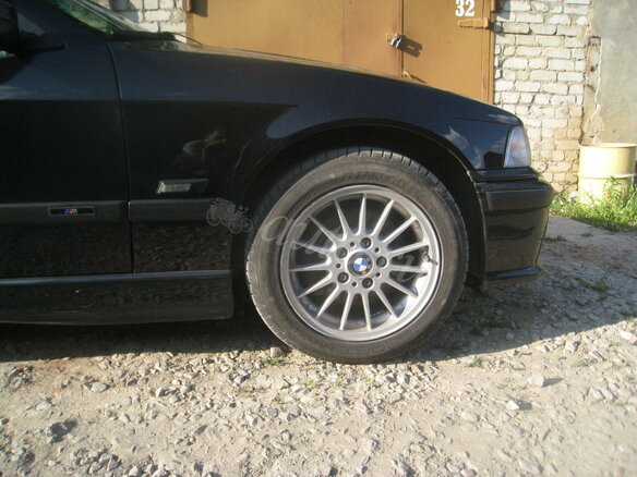 1995 BMW 3 серии 323i III (E36), чёрный - вид 2