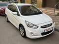 2013 Hyundai Solaris I, белый, 900000 рублей