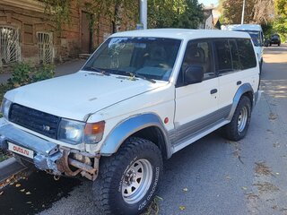 1993 Mitsubishi Montero II, белый, 335000 рублей, вид 1