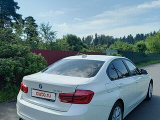 2018 BMW 3 серии 320i VI (F3x) Рестайлинг, белый, 2150000 рублей, вид 3
