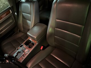 2008 Volkswagen Touareg I Рестайлинг, серебристый, 899999 рублей, вид 3