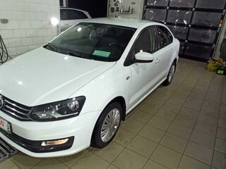 2017 Volkswagen Polo V Рестайлинг, белый, 750000 рублей, вид 2