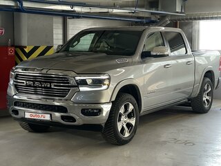 2018 Ram 1500 Crew Cab eTorque V, серебристый, 5800000 рублей, вид 4