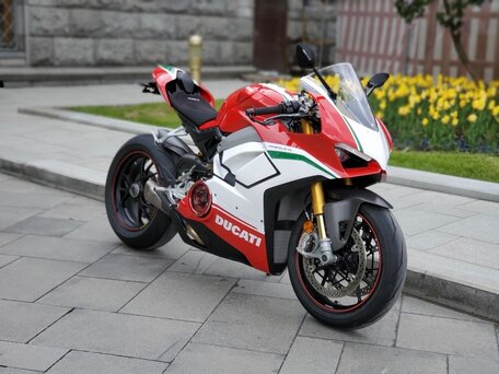 2018 Ducati Panigale V4, красный, 3990000 рублей, вид 1
