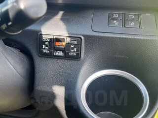 2019 Toyota Sienta II Рестайлинг, жёлтый, 1950000 рублей, вид 5