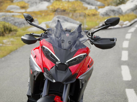2026 Ducati Multistrada V4, красный, 3090000 рублей, вид 5