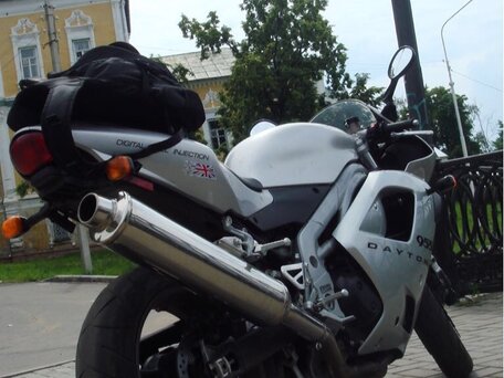 2002 Triumph Daytona 955i, серебристый, 500000 рублей, вид 1