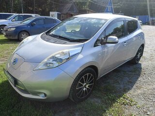 2012 Nissan Leaf I (ZE0/AZE0), серый, 750000 рублей, вид 2