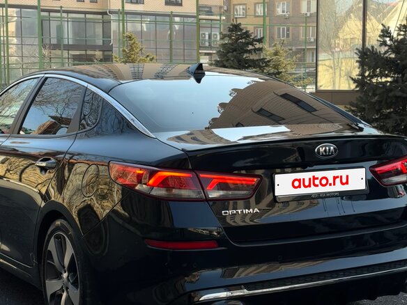 2020 Kia Optima IV Рестайлинг, чёрный, 2050000 рублей - вид 4