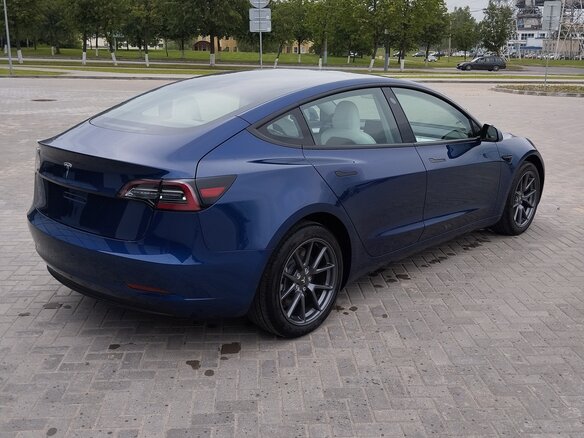 2022 Tesla Model 3 Standart Plus I, синий, 2313336 рублей - вид 3