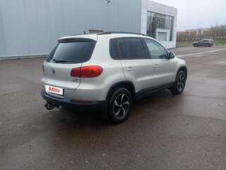 2013 Volkswagen Tiguan I Рестайлинг, серебристый, 1150000 рублей, вид 3