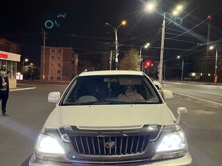1998 Toyota Harrier I (XU10), белый, 900000 рублей, вид 1